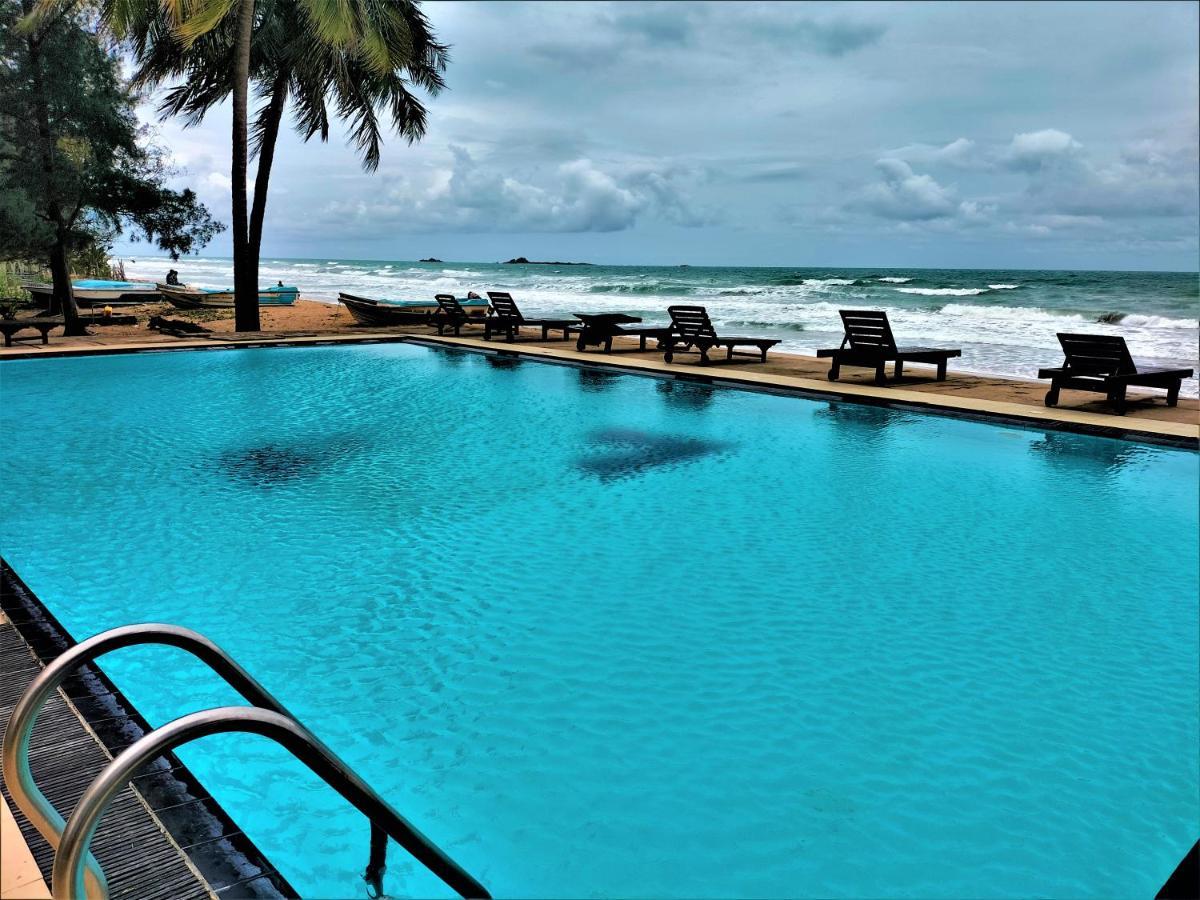 Hotel Coral Bay Тринкомалі Екстер'єр фото