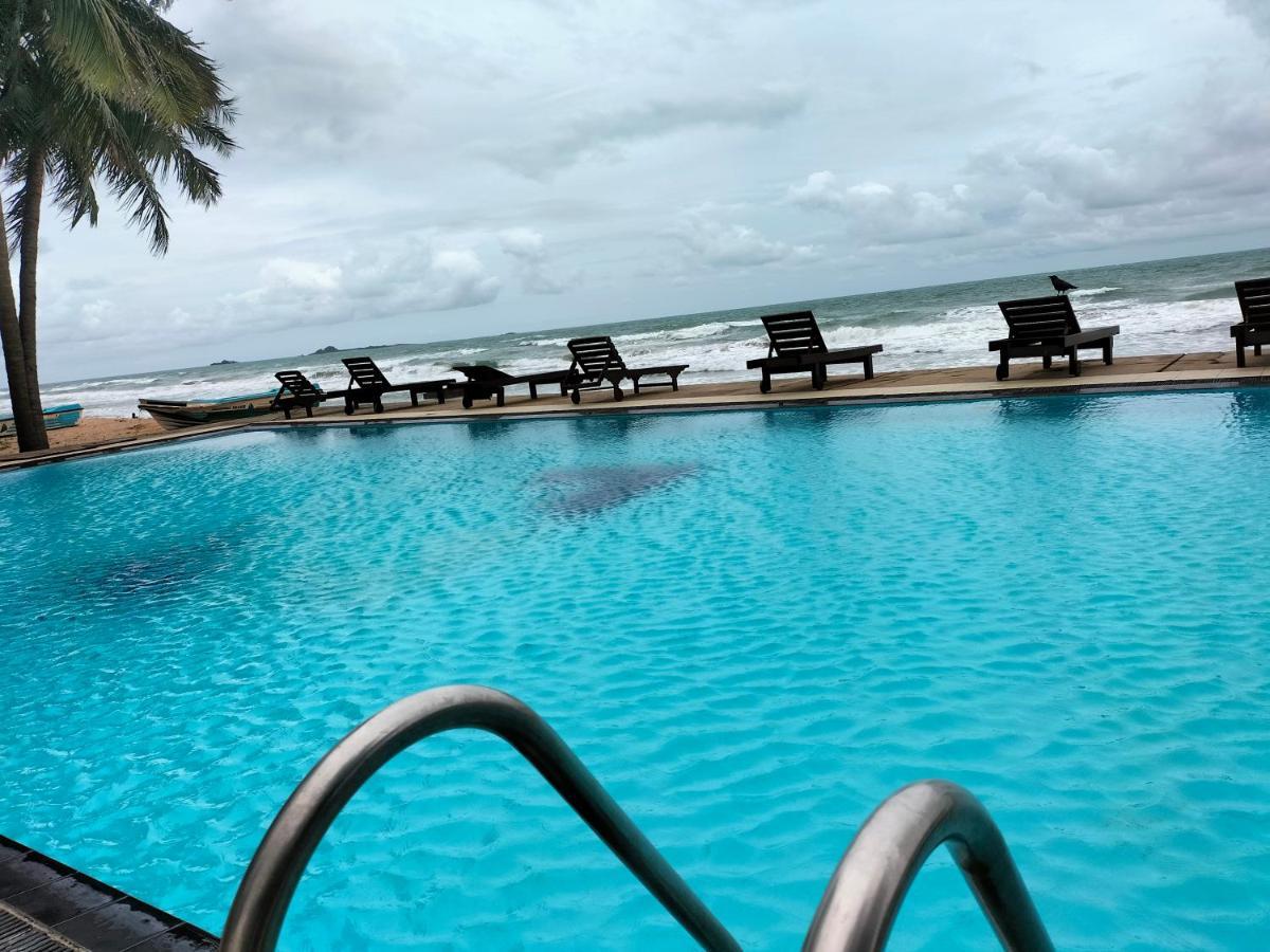 Hotel Coral Bay Тринкомалі Екстер'єр фото